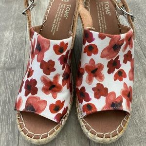 TOMS Womens Monica Platform Red and White Espadrille Wedge S. 8.5